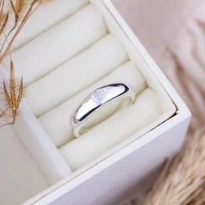 Anel de Prata Aro Liso com Coração Central