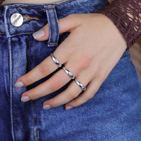 Anel de Prata Aro Liso com Coração Central