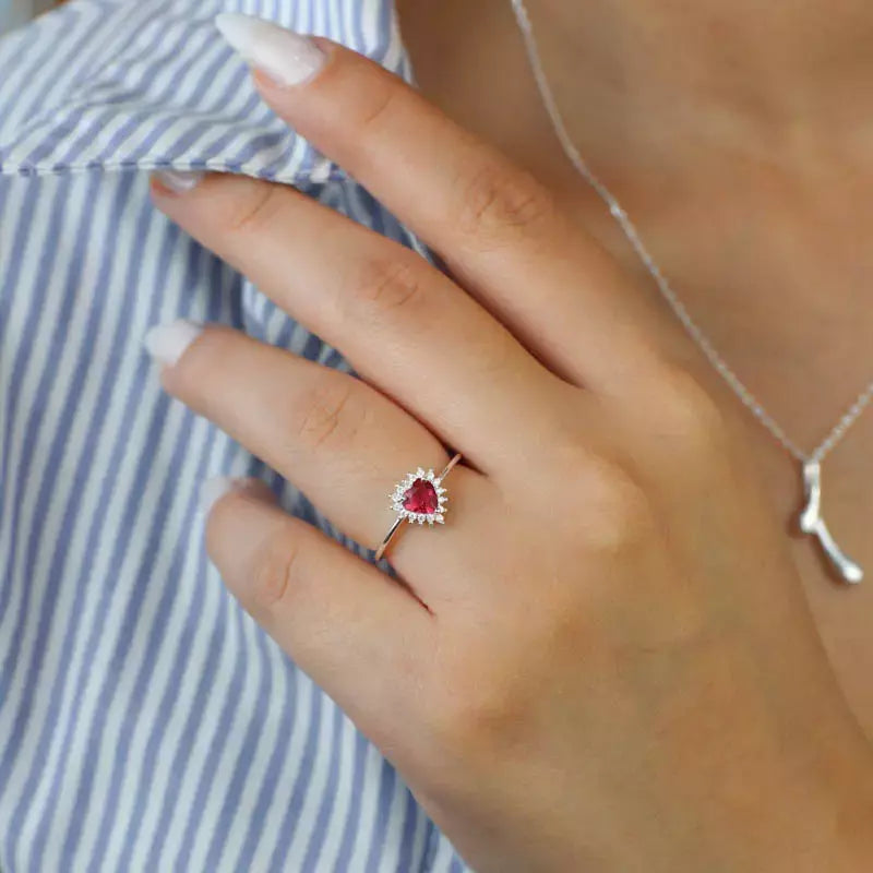 Anel de Prata Zircônia Coração Pink Cravejada